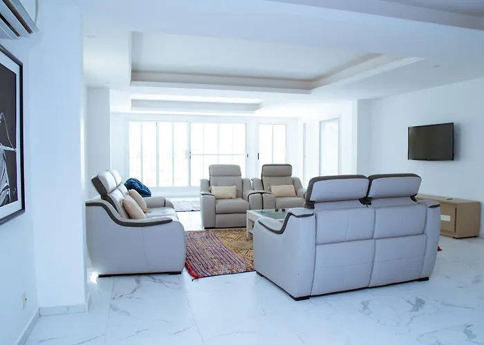 Hôtel accueillant les animaux: Villa Somone pied dans l’eau