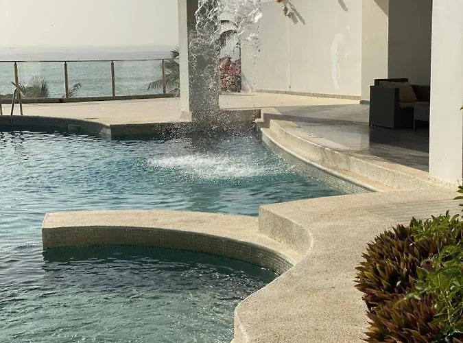 Hôtel accueillant les animaux: Villa Somone pied dans l’eau